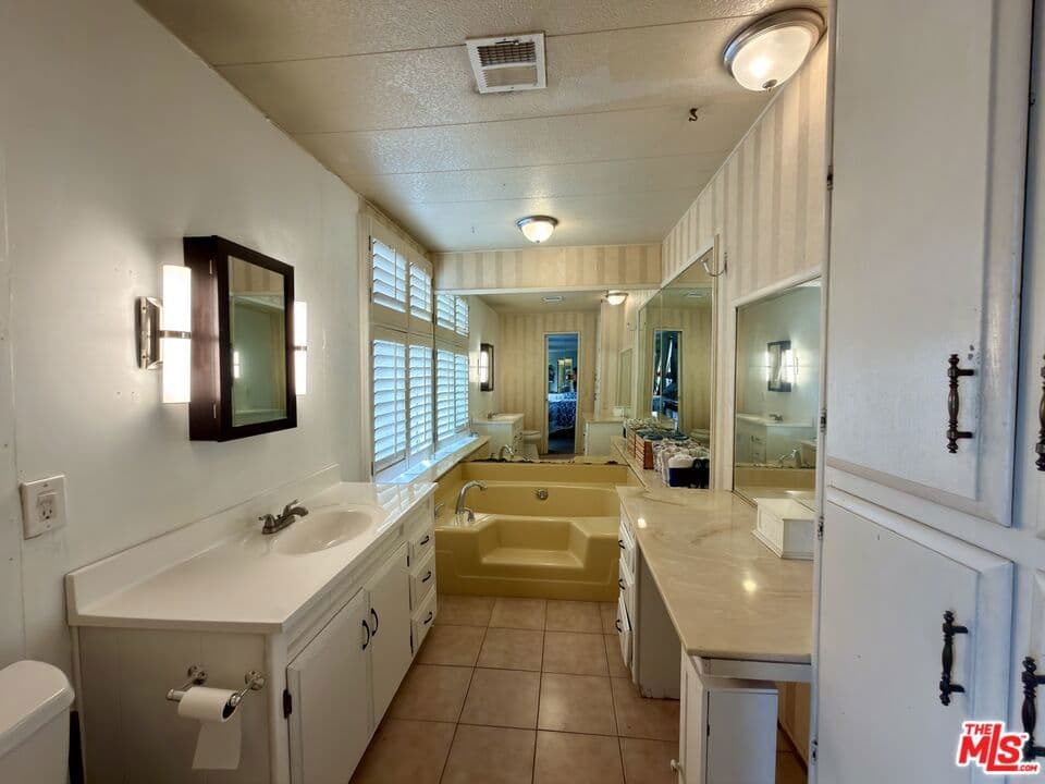 Home at 17350 Temple Avenue 71, La Puente — photo 8 of 12