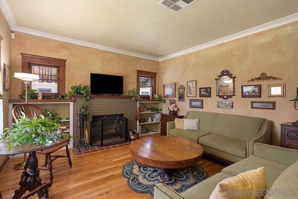 Home at 333 Randolph, Pomona — photo 4 of 12
