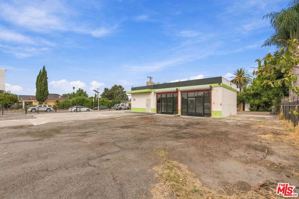 Home at 1195 W Mission Boulevard, Pomona — photo 11 of 12