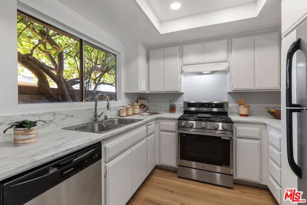 Condo at 1230 S Mayflower Avenue D, Monrovia — photo 12 of 12