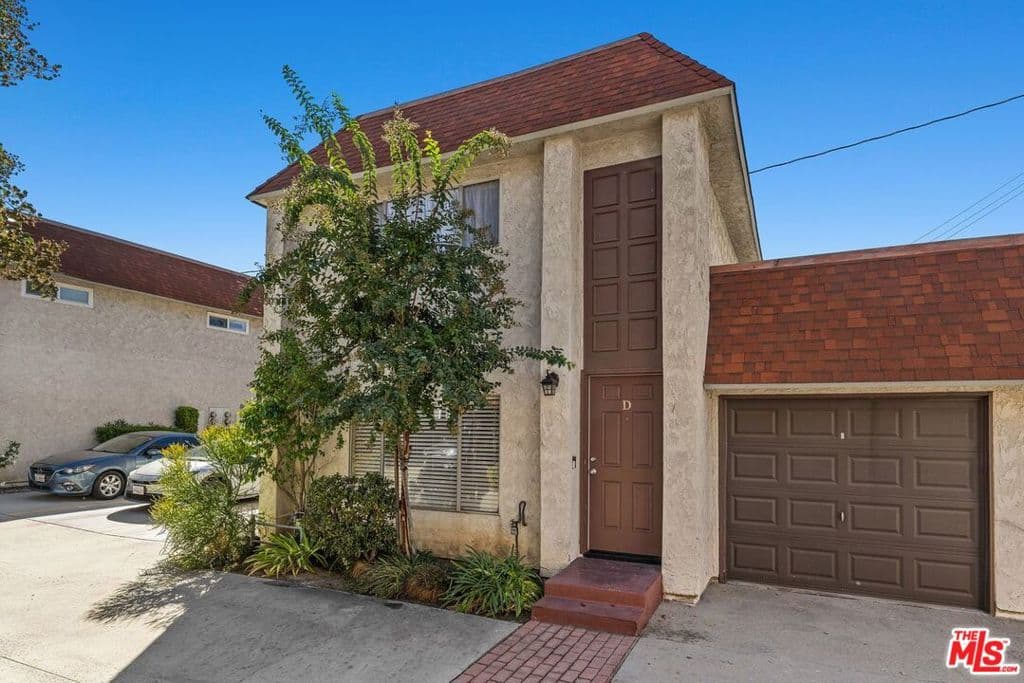 Condo at 1230 S Mayflower Avenue D, Monrovia — photo 4 of 12