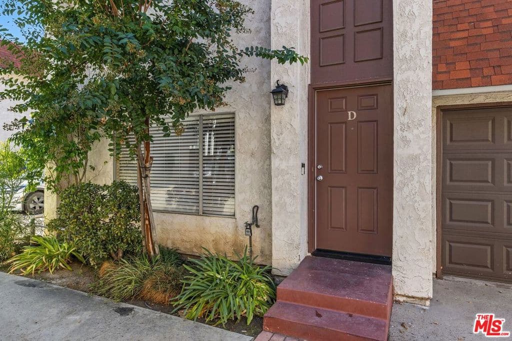 Condo at 1230 S Mayflower Avenue D, Monrovia — photo 5 of 12
