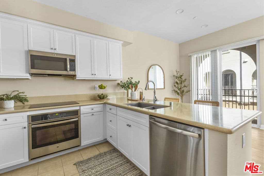 Townhouse at 1013 Chandler Drive, Covina — photo 9 of 12