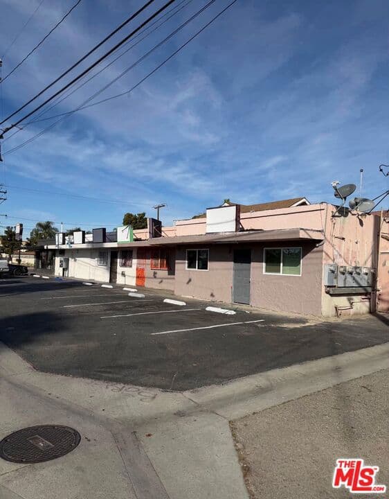 Home at 552 N San Antonio Avenue, Pomona — photo 3 of 8