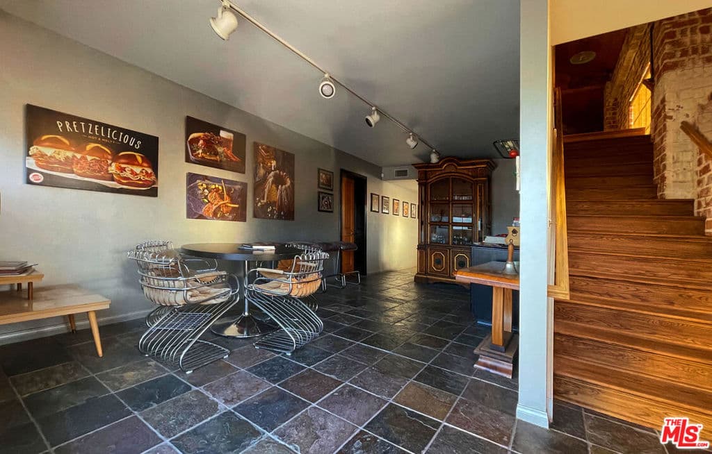 Home at 915 S Alta Vista Avenue, Monrovia — photo 11 of 12
