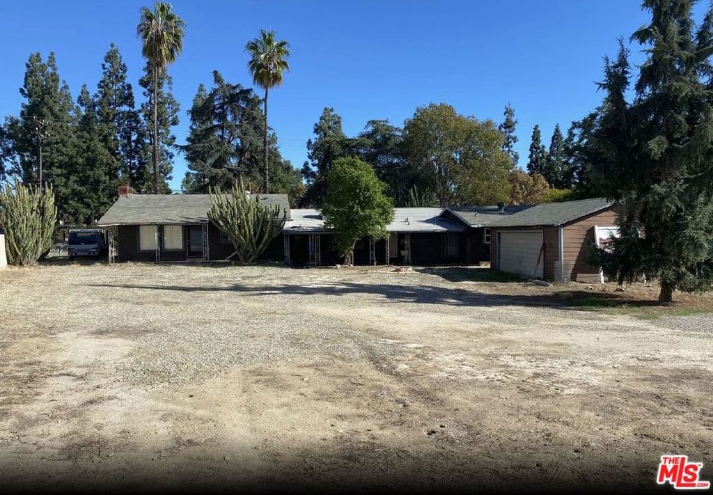 Home at 2445 N Towne Avenue, Pomona — photo 2 of 5