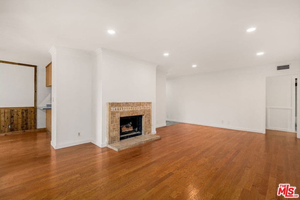 Condo at 2742 Calle Ruiz, West Covina — photo 1 of 12