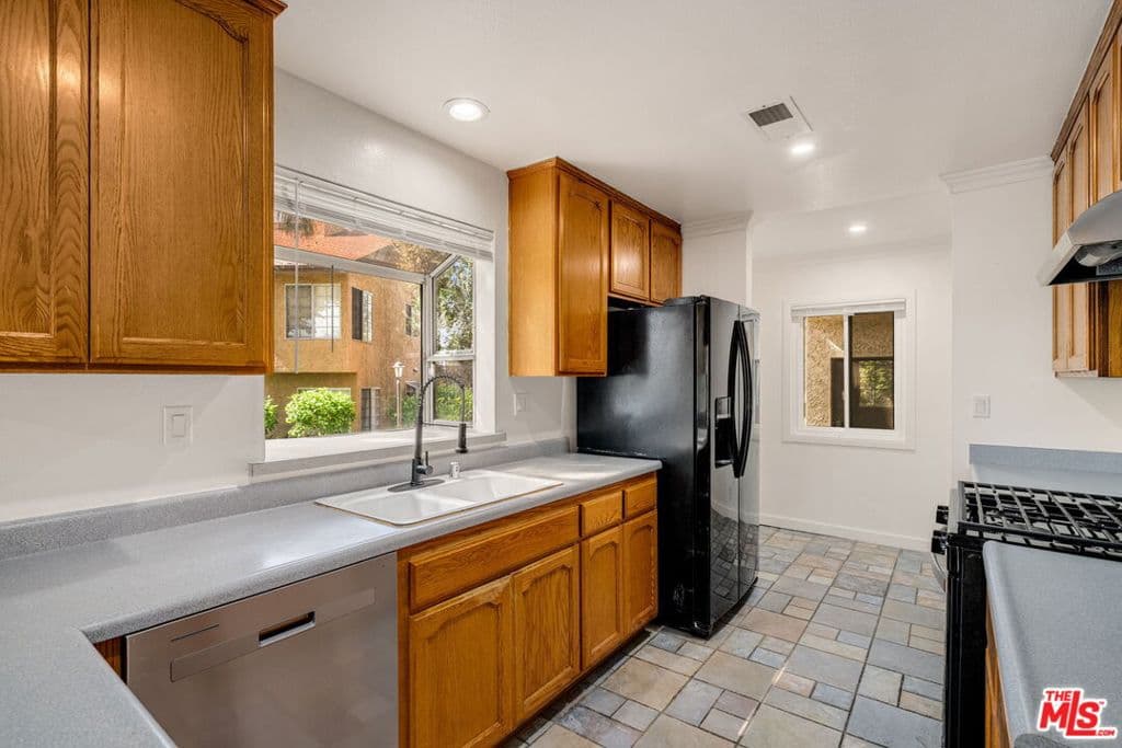 Condo at 2742 Calle Ruiz, West Covina — photo 9 of 12