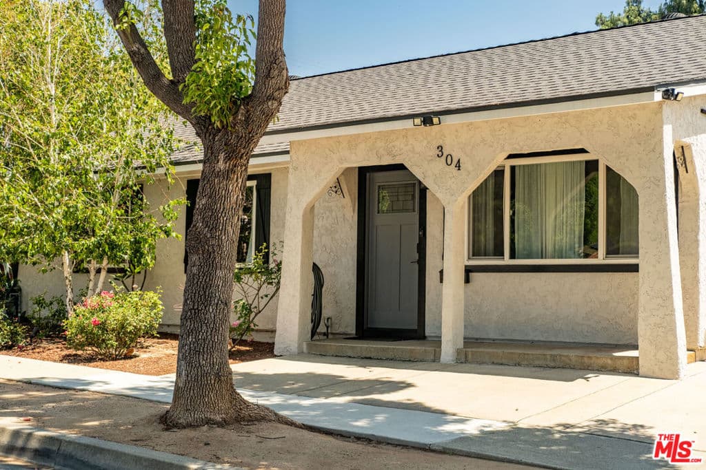 Home at 304 S Cataract Avenue, San Dimas — photo 3 of 12
