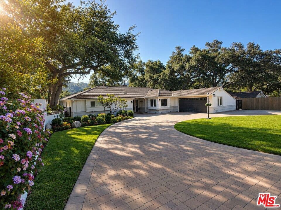 Home at 1918 Highland Oaks Drive, Arcadia — photo 3 of 12