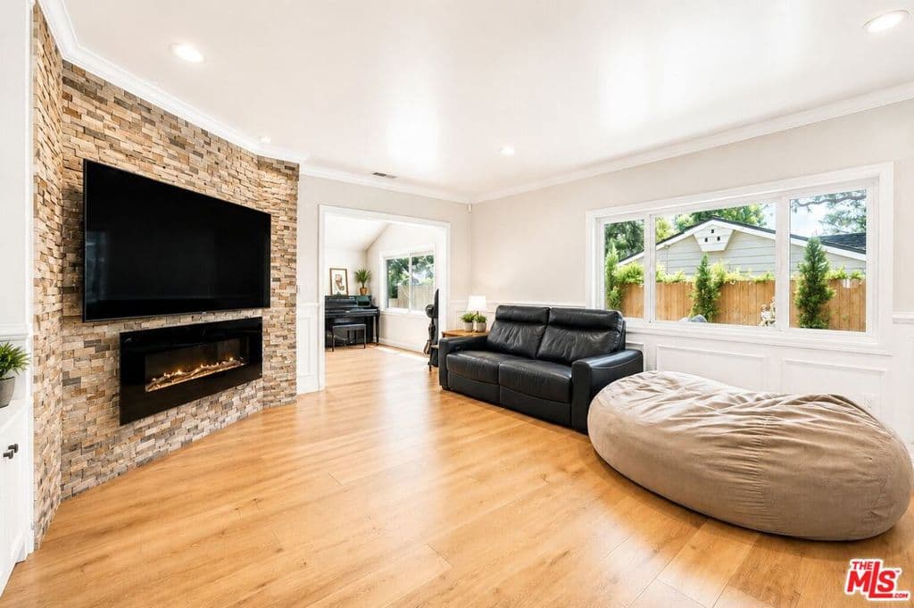 Home at 1918 Highland Oaks Drive, Arcadia — photo 9 of 12