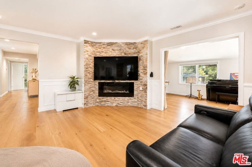 Home at 1918 Highland Oaks Drive, Arcadia — photo 10 of 12