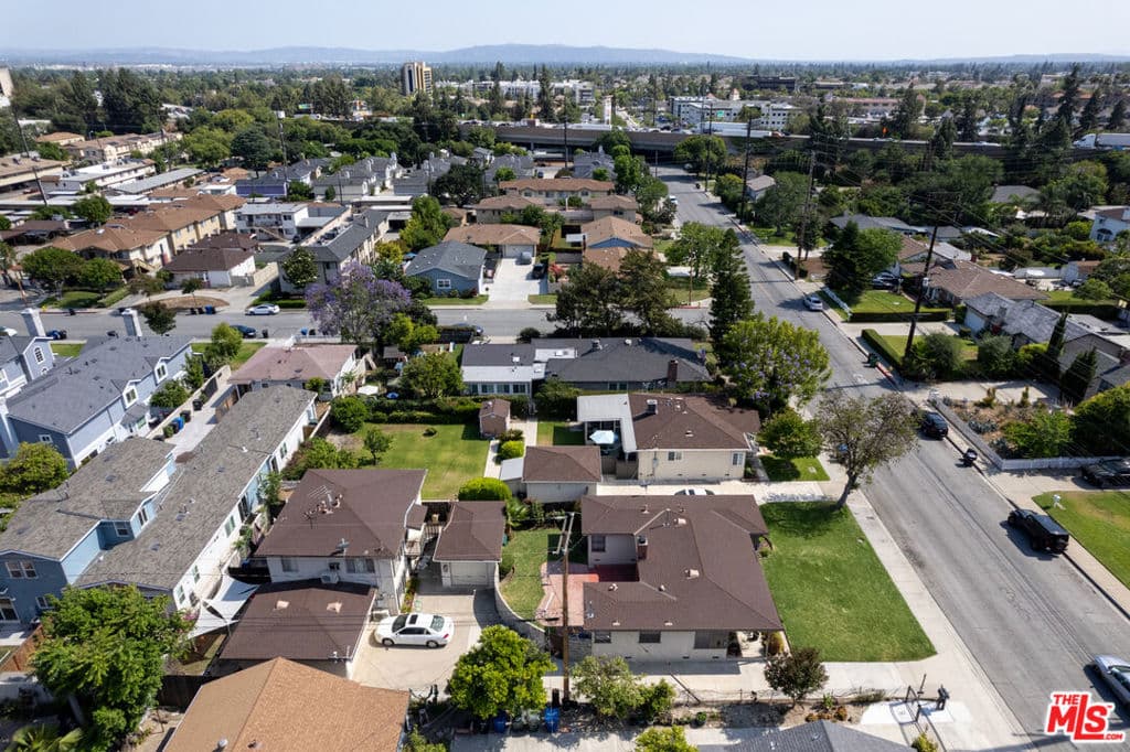 Home at 616 S 5th Avenue, Monrovia — photo 10 of 10
