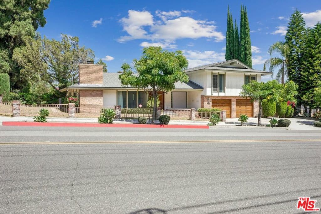 Home at 700 W Highland Avenue, Sierra Madre — photo 2 of 12