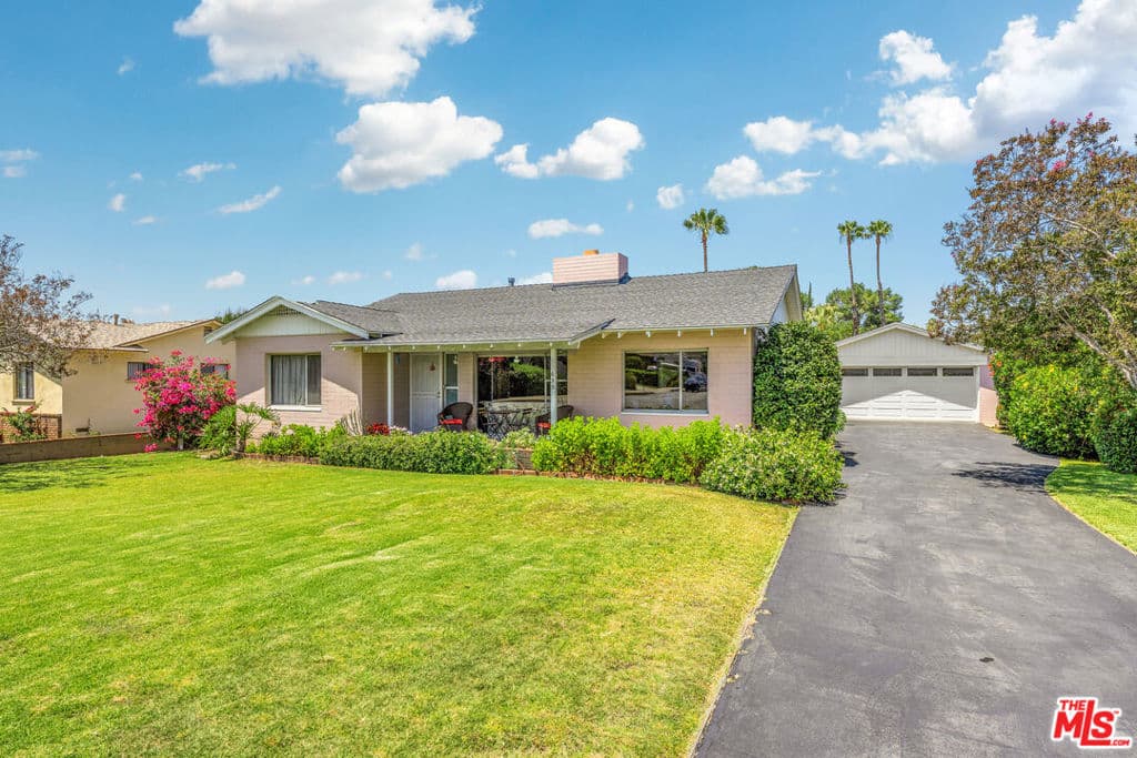Home at 635 Ramona Avenue, La Verne — photo 4 of 12