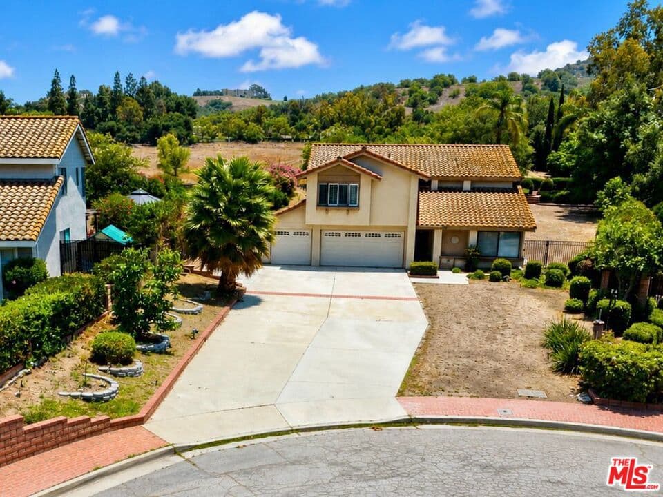 Home at 110 Horseshoe Circle, West Covina — photo 5 of 12