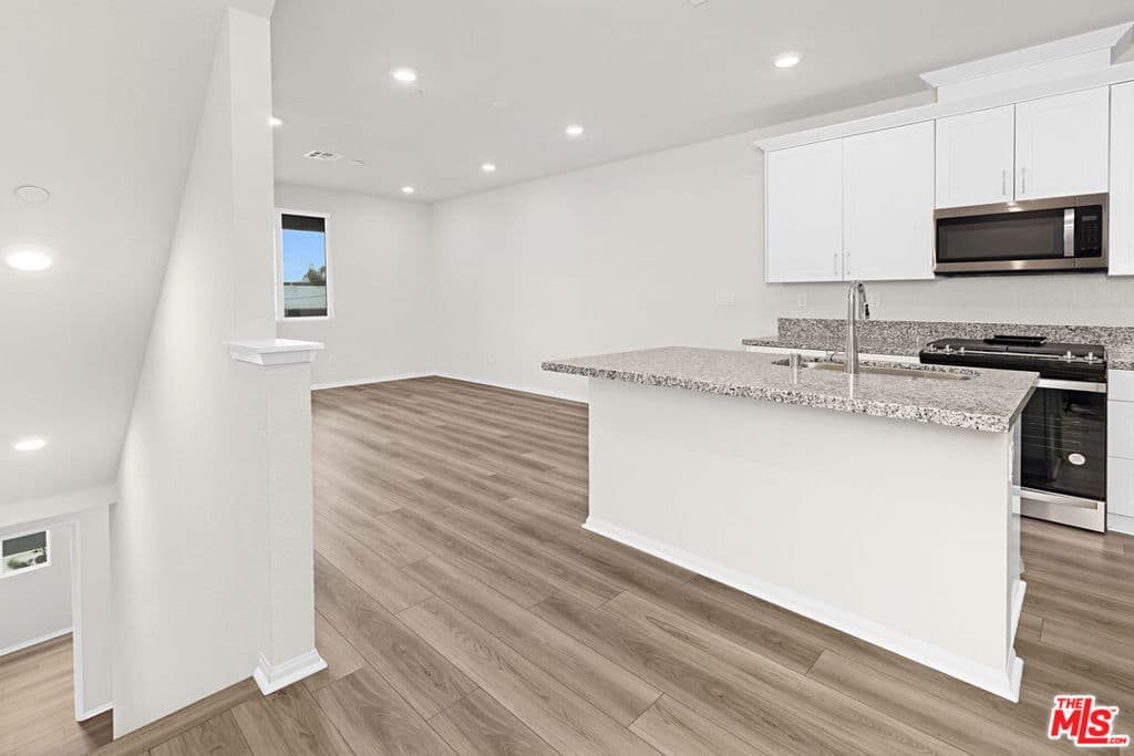 Condo at 220 Lockhart Way, West Covina — photo 7 of 12