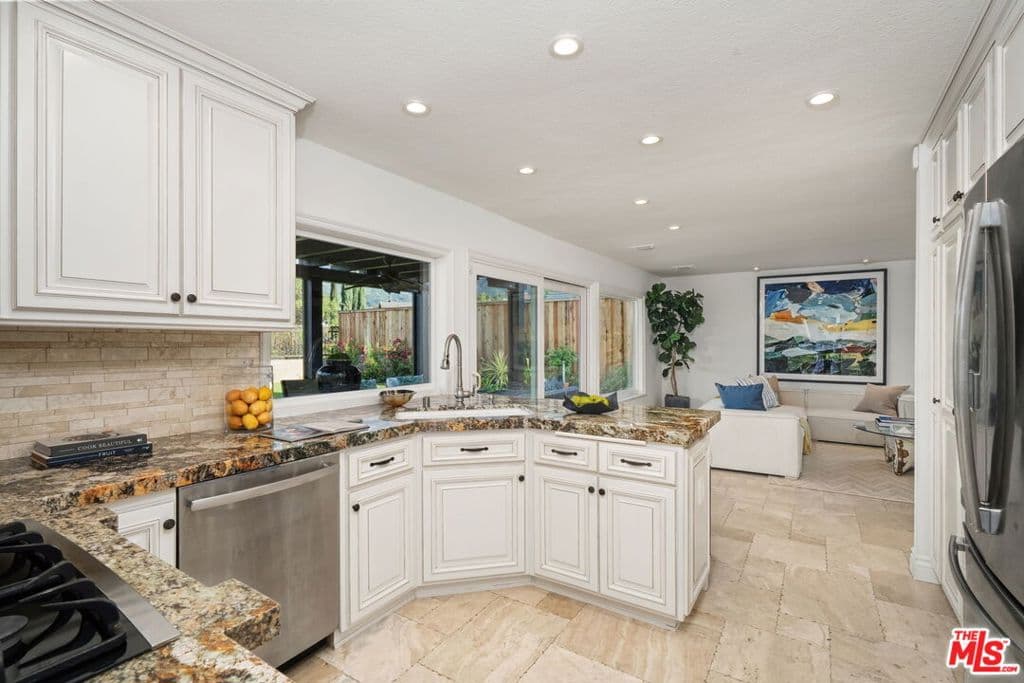 Home at 6497 Country Club Drive, La Verne — photo 11 of 12