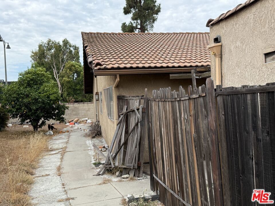 Home at 2477 Calle Villada Circle, Duarte — photo 5 of 5