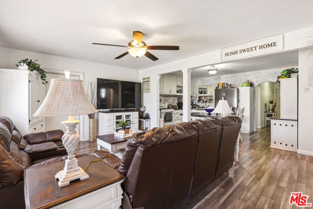 Home at 512 N Orange Avenue, La Puente — photo 11 of 12