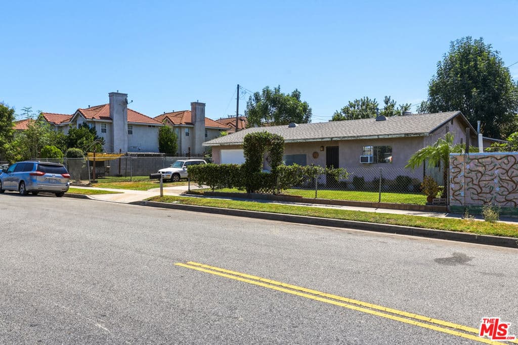 Home at 512 N Orange Avenue, La Puente — photo 5 of 12