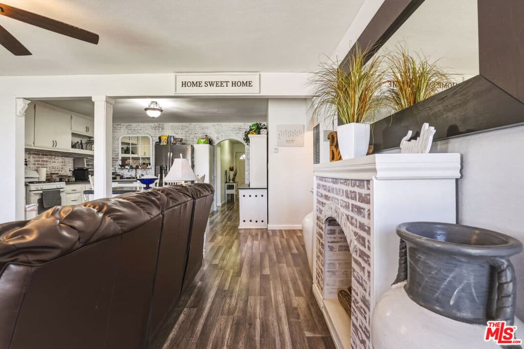Home at 512 N Orange Avenue, La Puente — photo 10 of 12