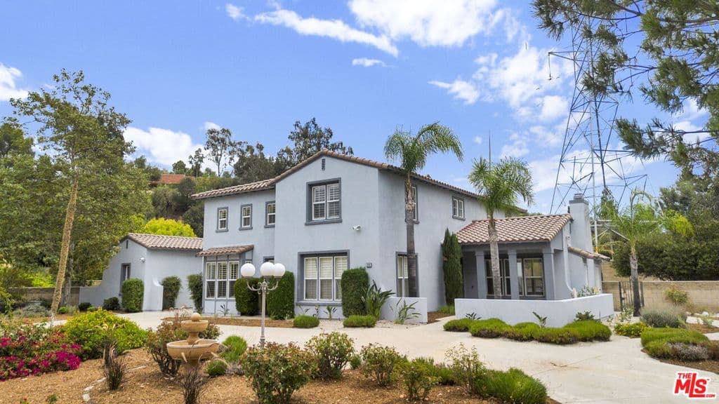 Home at 680 Adirondack Lane, Claremont — photo 4 of 12