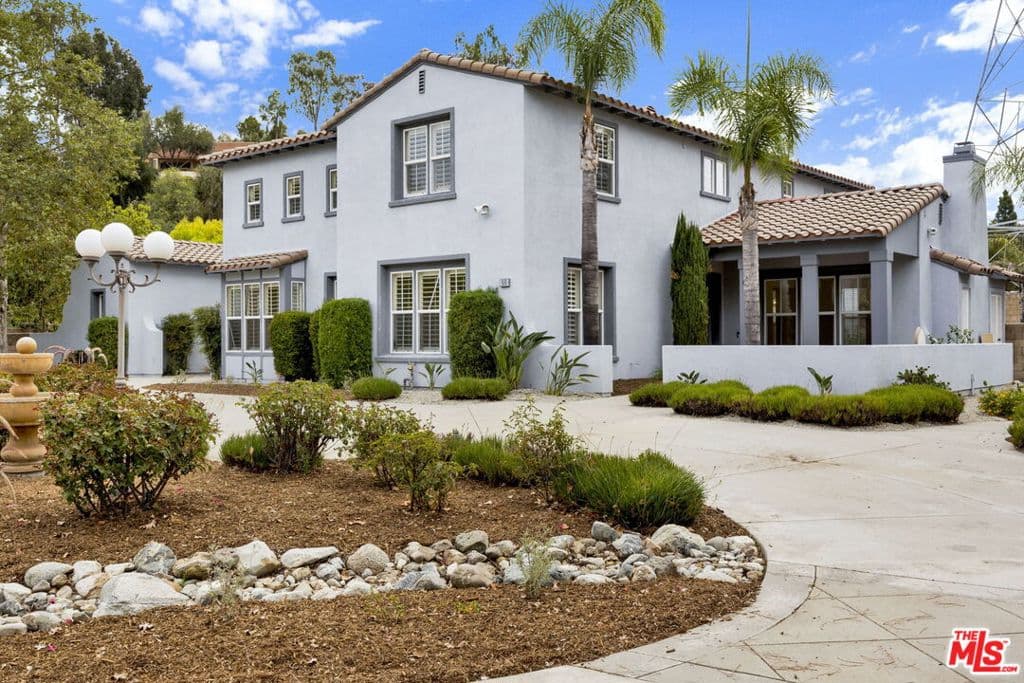 Home at 680 Adirondack Lane, Claremont — photo 5 of 12