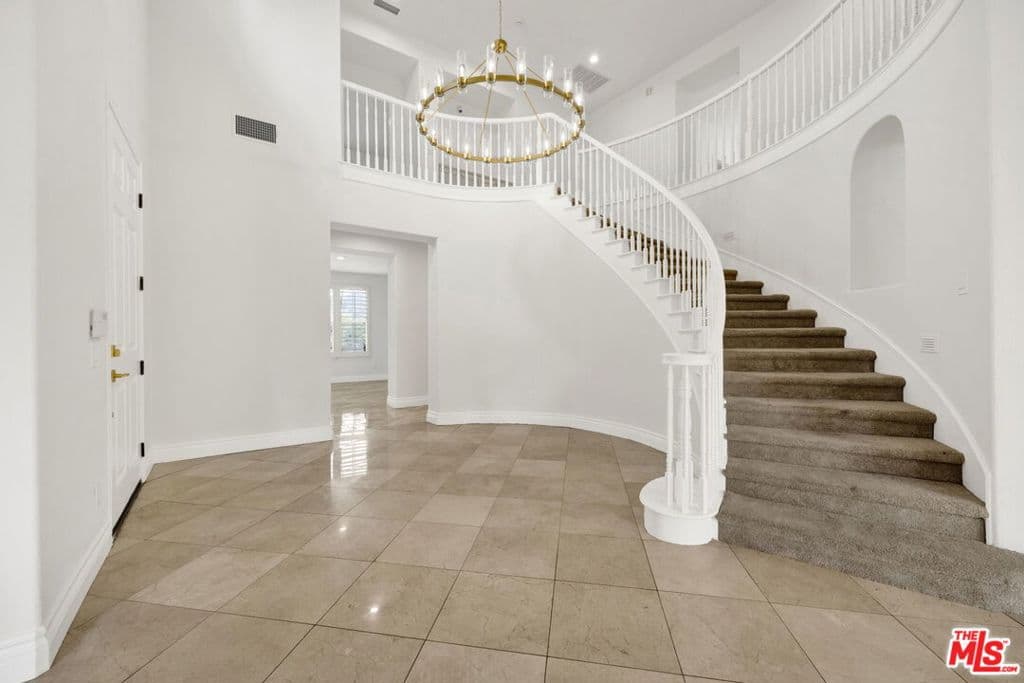 Home at 680 Adirondack Lane, Claremont — photo 7 of 12