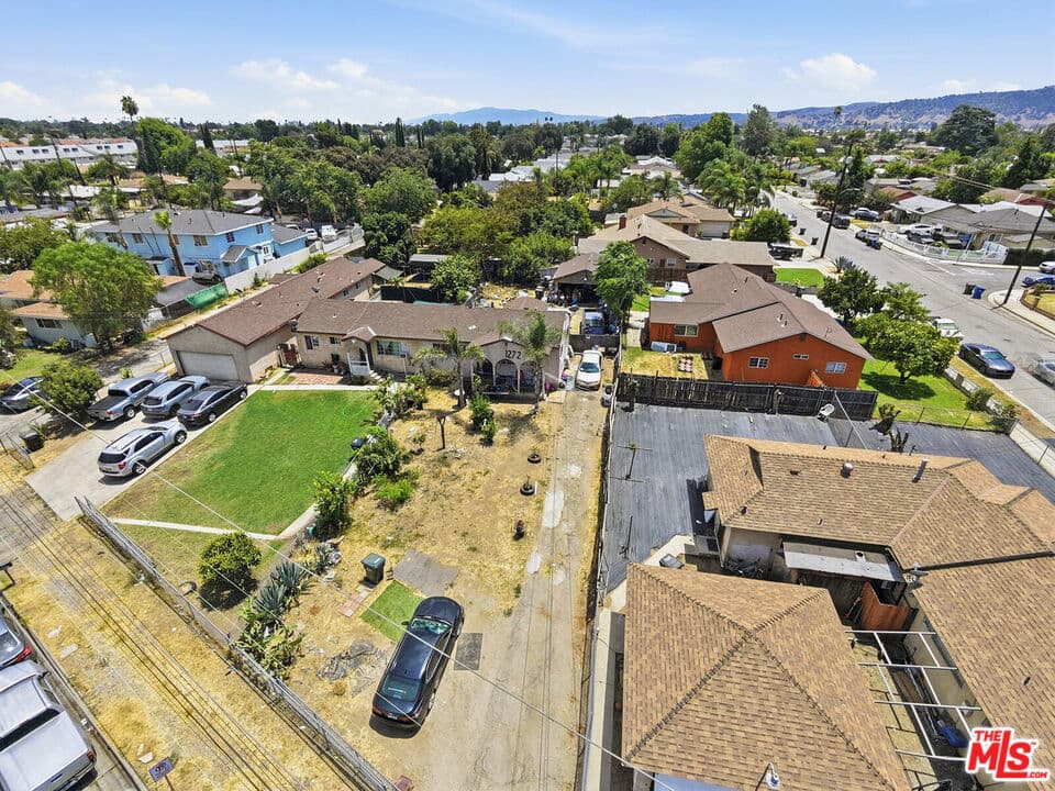 Home at 1250 Murchison Avenue, Pomona — photo 3 of 6