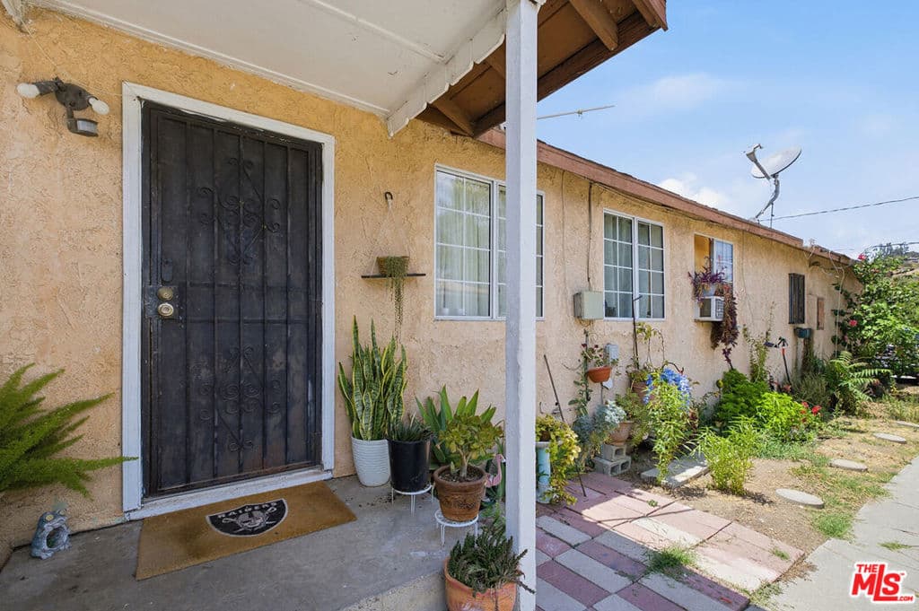 Home at 1250 Murchison Avenue, Pomona — photo 5 of 6