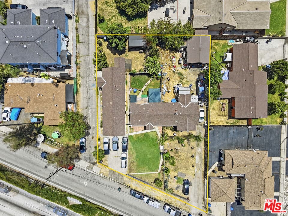 Home at 1250 Murchison Avenue, Pomona — photo 6 of 6