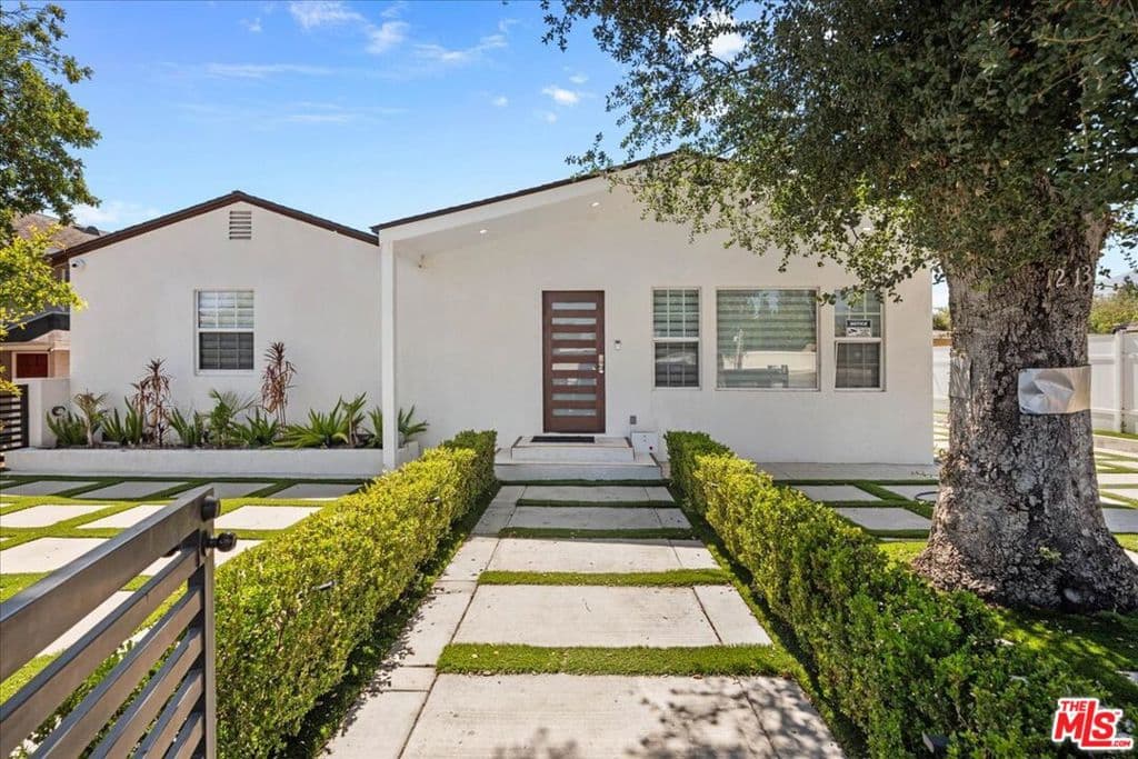 Home at 1213 S California Avenue, Monrovia — photo 3 of 12