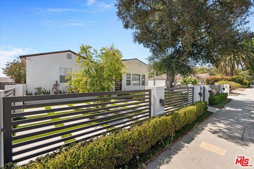 Home at 1213 S California Avenue, Monrovia — photo 5 of 12