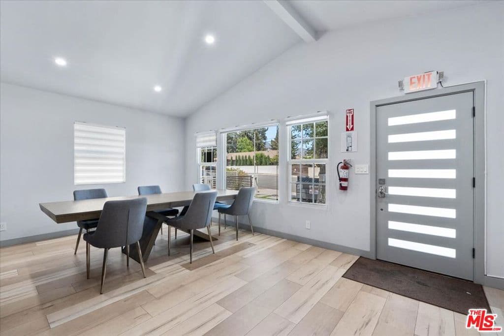 Home at 1213 S California Avenue, Monrovia — photo 6 of 12