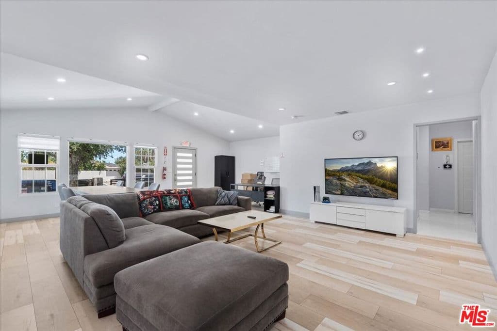 Home at 1213 S California Avenue, Monrovia — photo 8 of 12