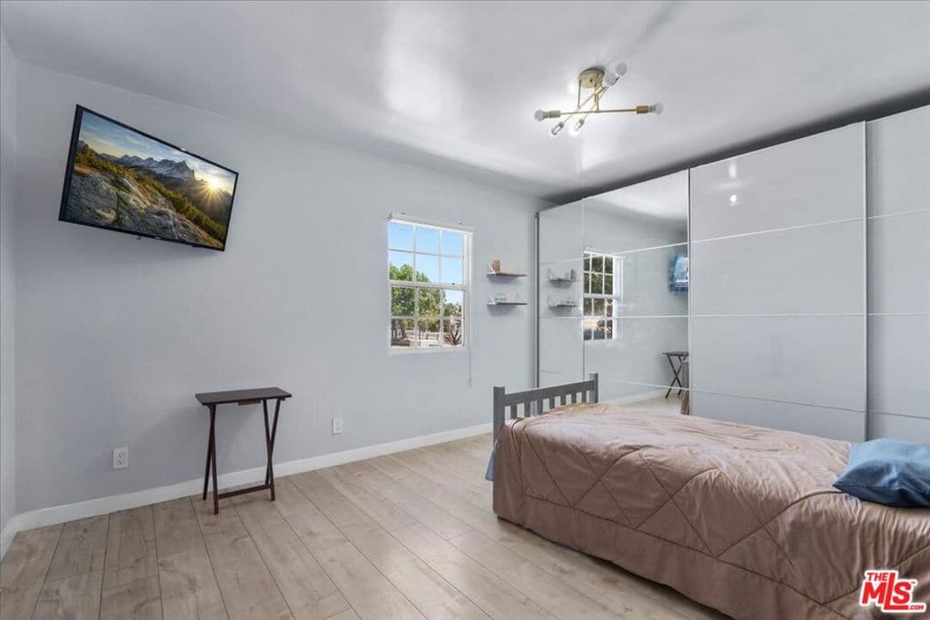 Home at 1213 S California Avenue, Monrovia — photo 10 of 12