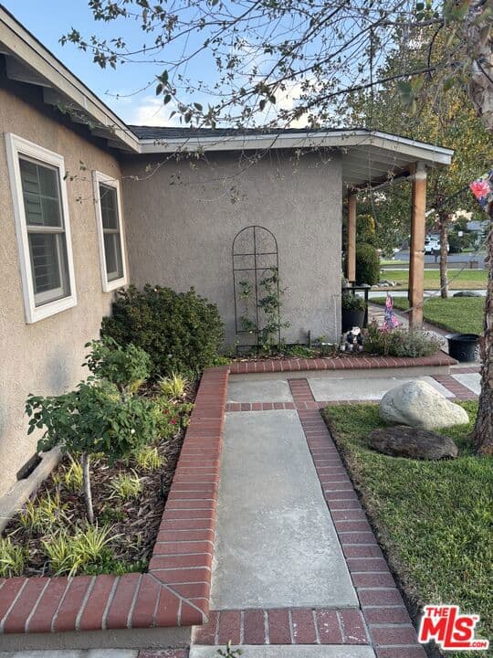 Home at 1608 Delford Avenue, Duarte — photo 2 of 12
