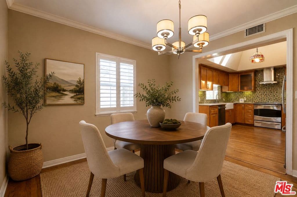 Home at 622 E Sandra Avenue, Arcadia — photo 5 of 12