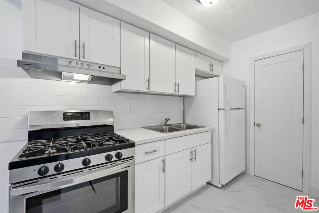 Home at 1127 E Garvey Avenue, West Covina — photo 11 of 12