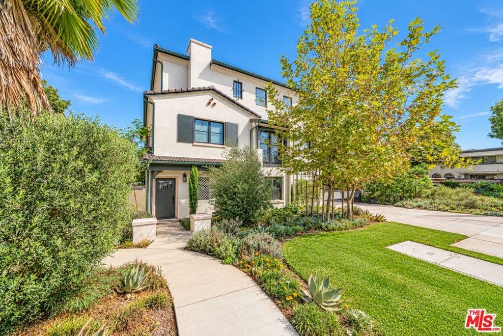 Townhouse at 1022 La Cadena Avenue B, Arcadia — photo 1 of 12