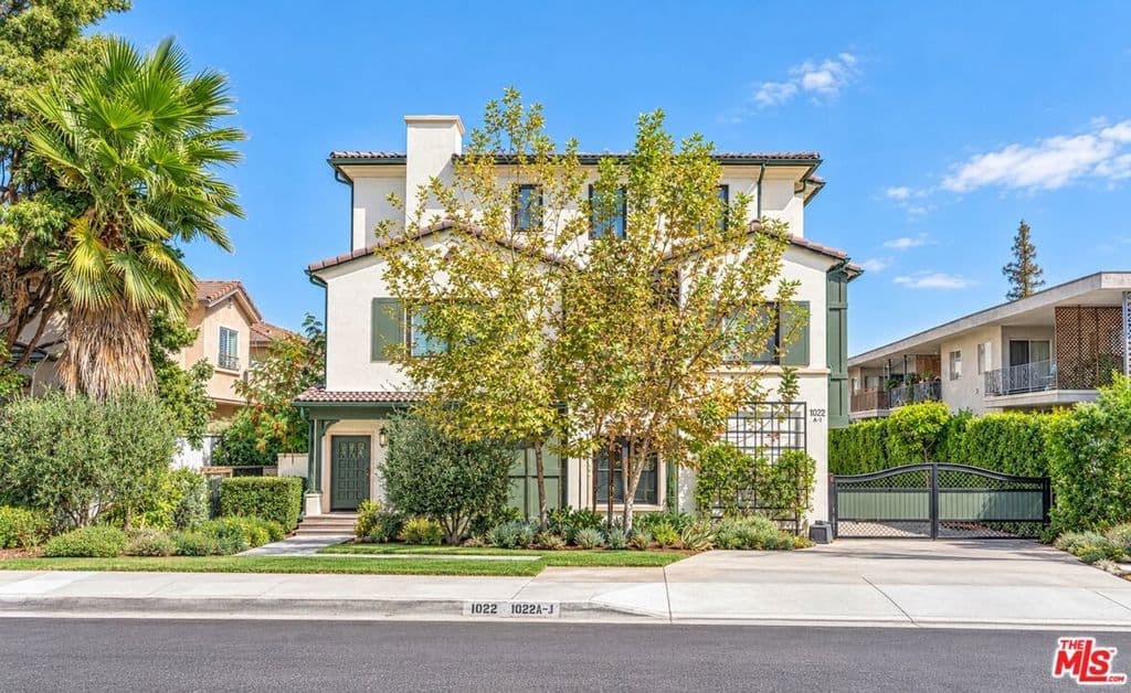 Townhouse at 1022 La Cadena Avenue B, Arcadia — photo 2 of 12