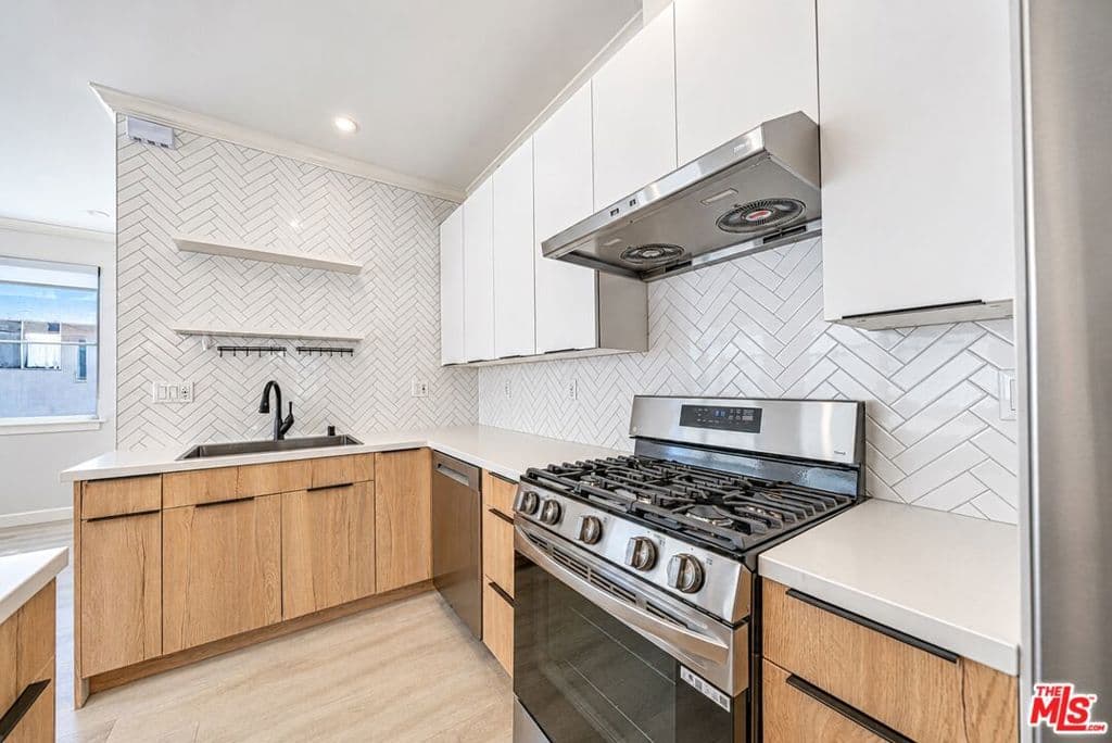 Townhouse at 1022 La Cadena Avenue B, Arcadia — photo 11 of 12