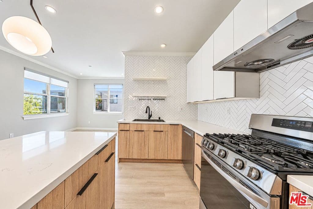 Townhouse at 1022 La Cadena Avenue B, Arcadia — photo 12 of 12