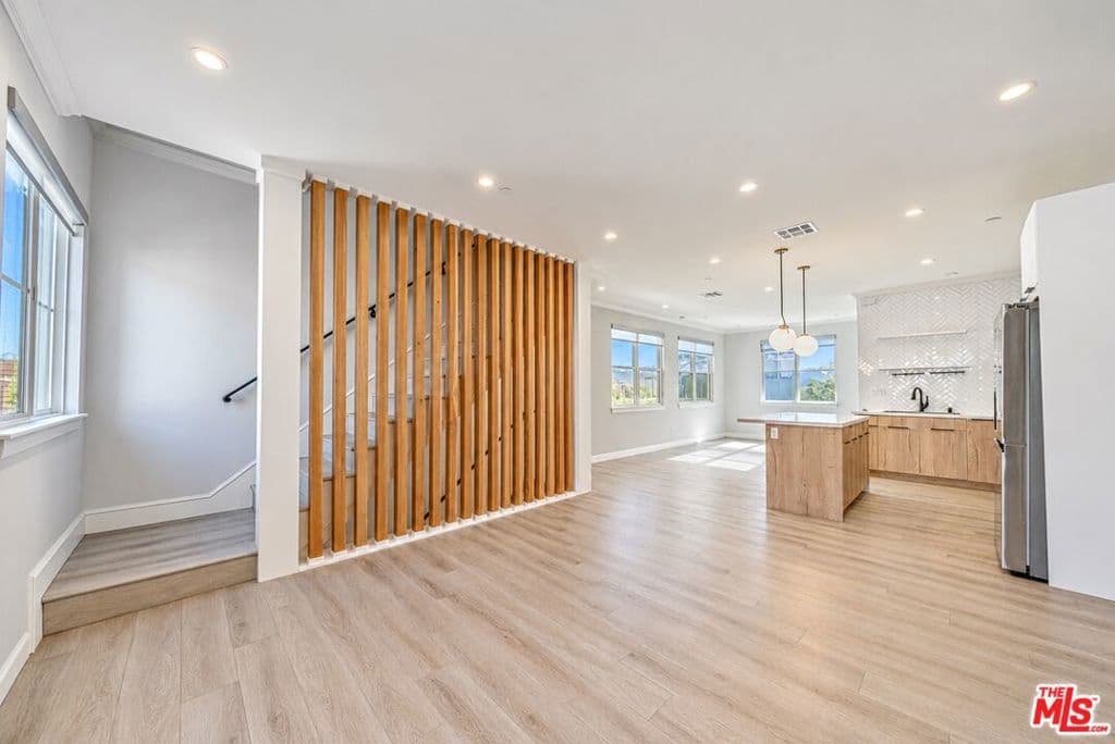 Townhouse at 1022 La Cadena Avenue B, Arcadia — photo 9 of 12