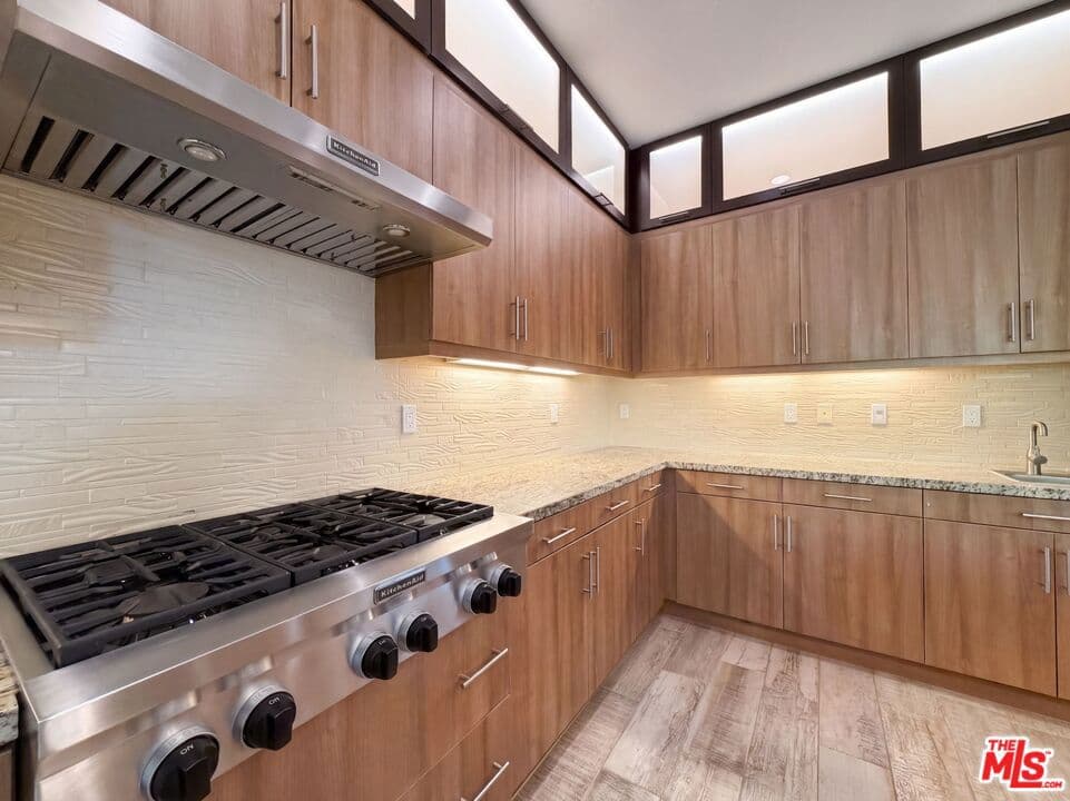 Home at 627 E Orange Blossom Way, Azusa — photo 11 of 12