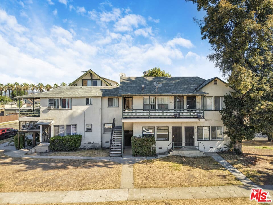 Home at 614 N Caswell Avenue, Pomona — photo 4 of 12