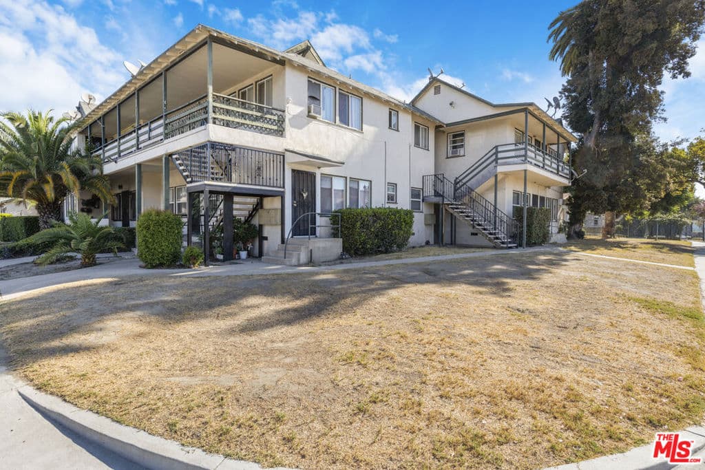 Home at 614 N Caswell Avenue, Pomona — photo 5 of 12