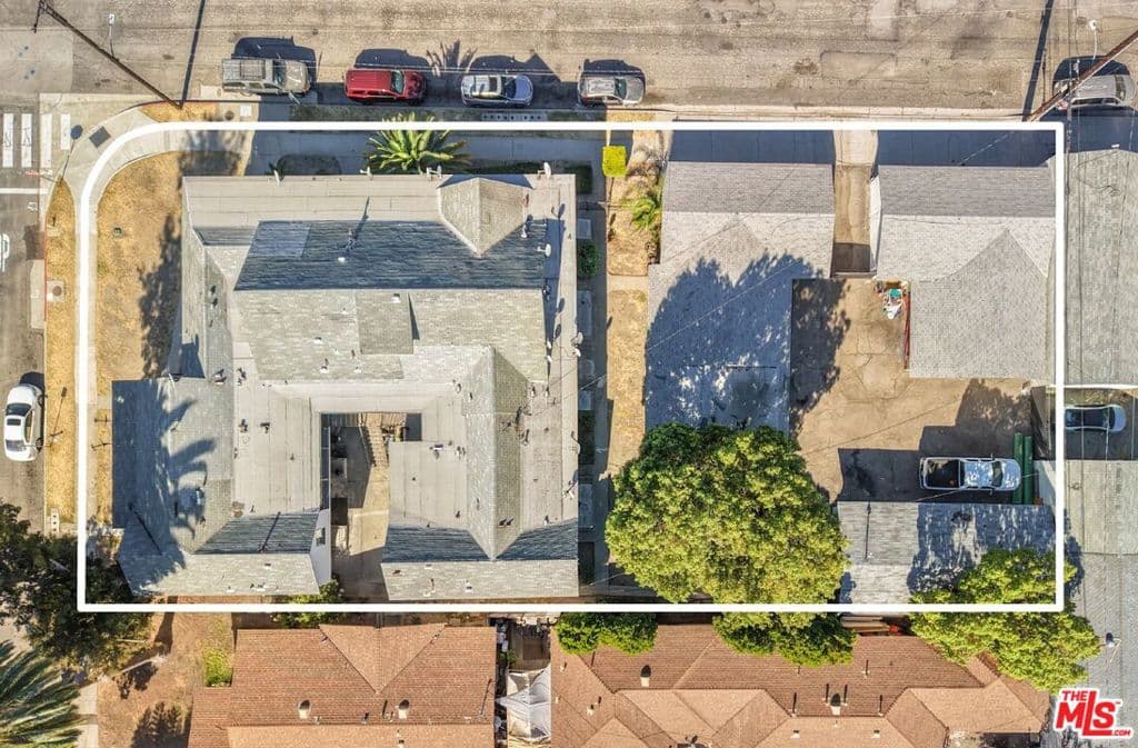 Home at 614 N Caswell Avenue, Pomona — photo 6 of 12