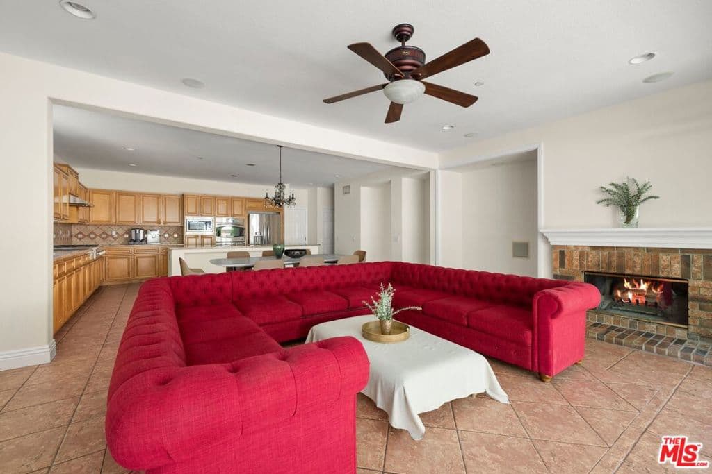 Home at 11 Turning Leaf Way, Azusa — photo 10 of 12